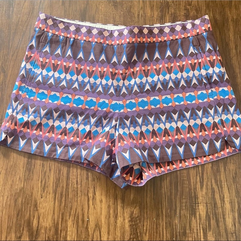 J. Crew Aztec Tribal Print Chino Bermuda Shorts Size 8 - Picture 2 of 8